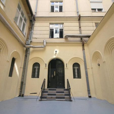 Studio Apartman Kocka Belgrado Esterno foto