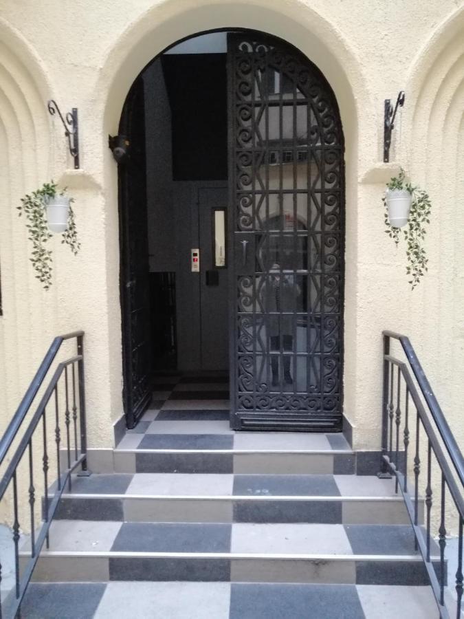 Studio Apartman Kocka Belgrado Esterno foto