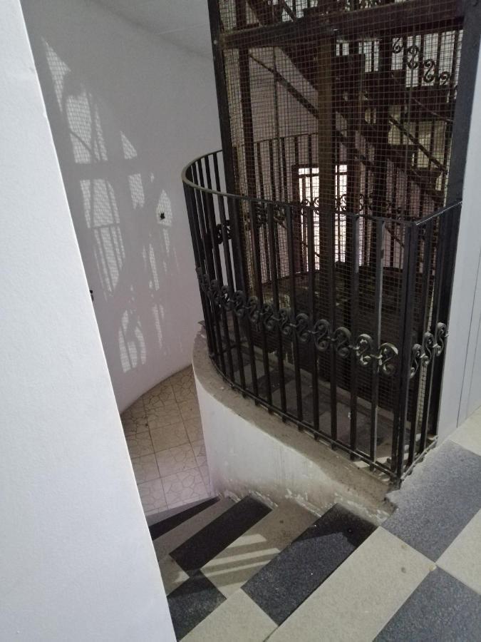 Studio Apartman Kocka Belgrado Esterno foto