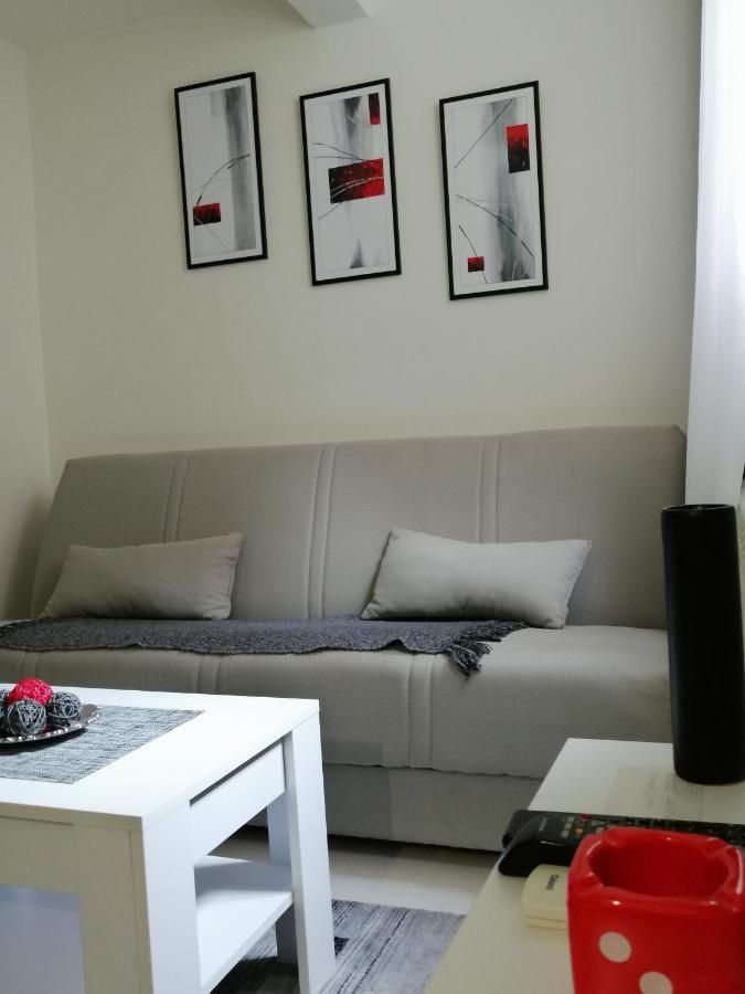 Studio Apartman Kocka Belgrado Esterno foto