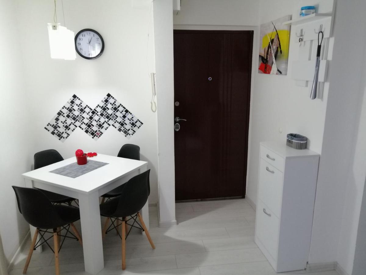 Studio Apartman Kocka Belgrado Esterno foto